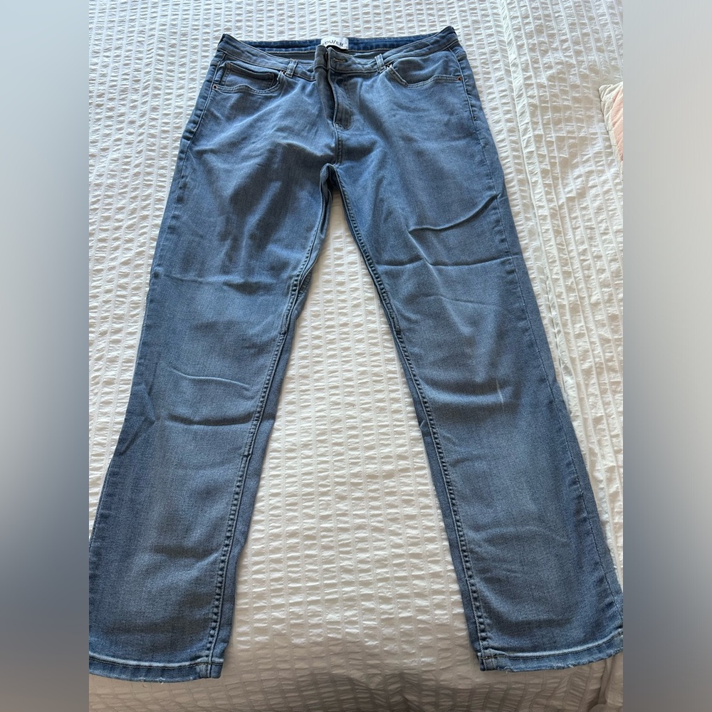 Dunr women’s 34x30 jeans.